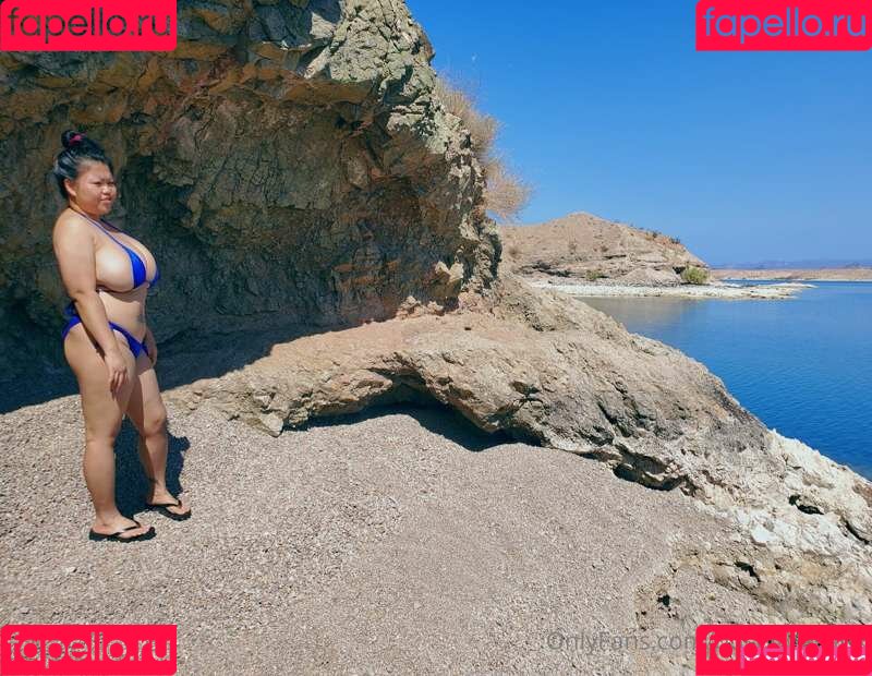 bustythaigirlx Onlyfans Photo Gallery 