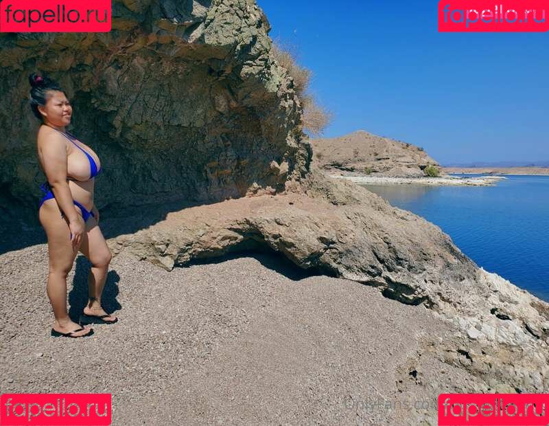 bustythaigirlx Onlyfans Photo Gallery 