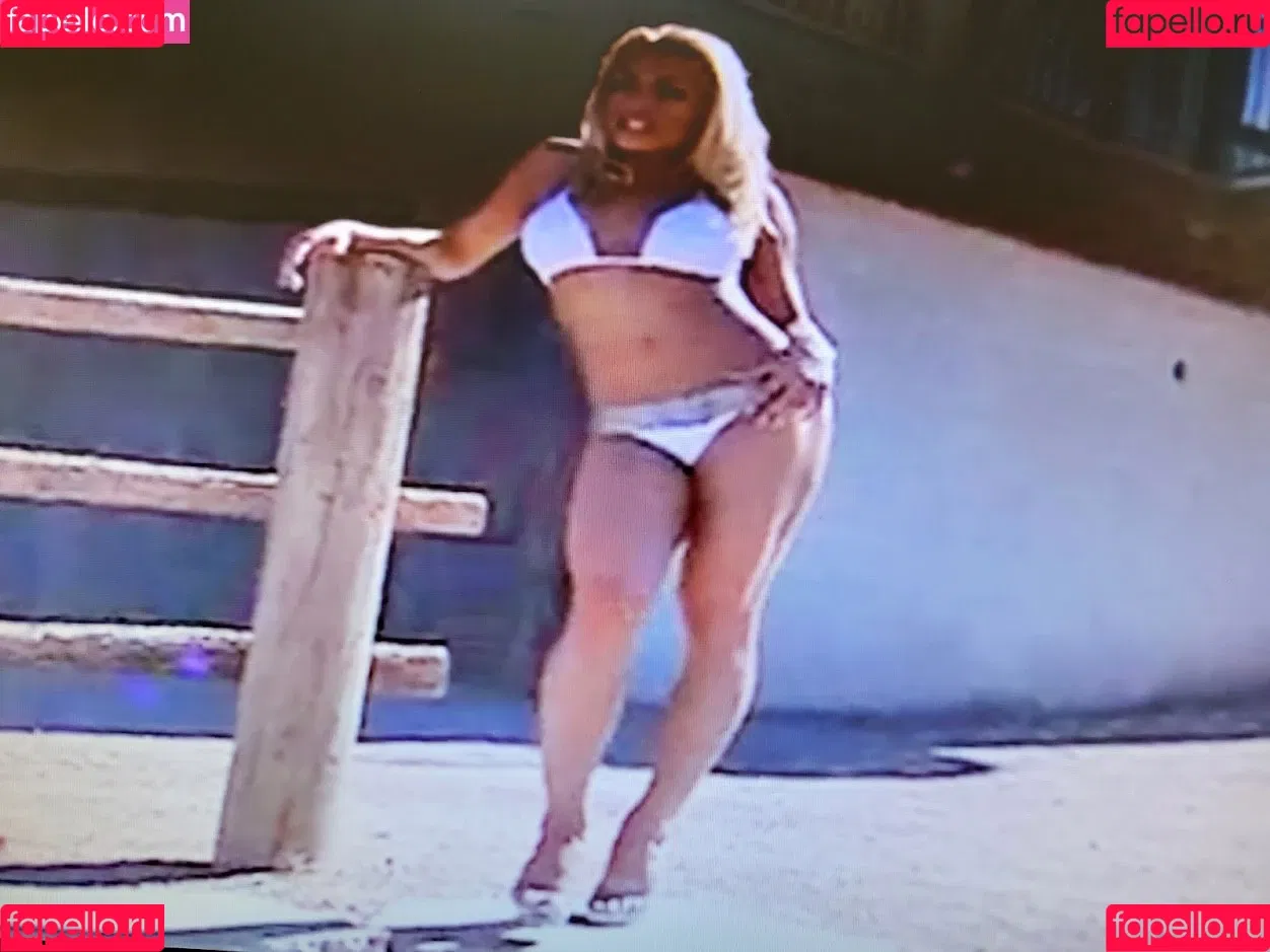 Trish Stratus Onlyfans Photo Gallery 