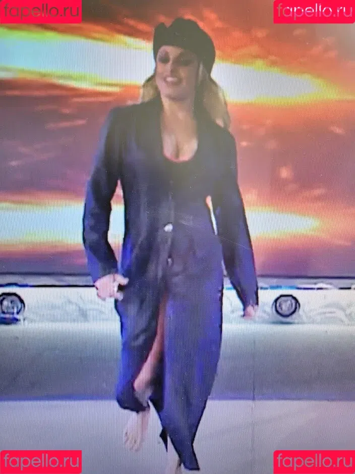 Trish Stratus Onlyfans Photo Gallery 