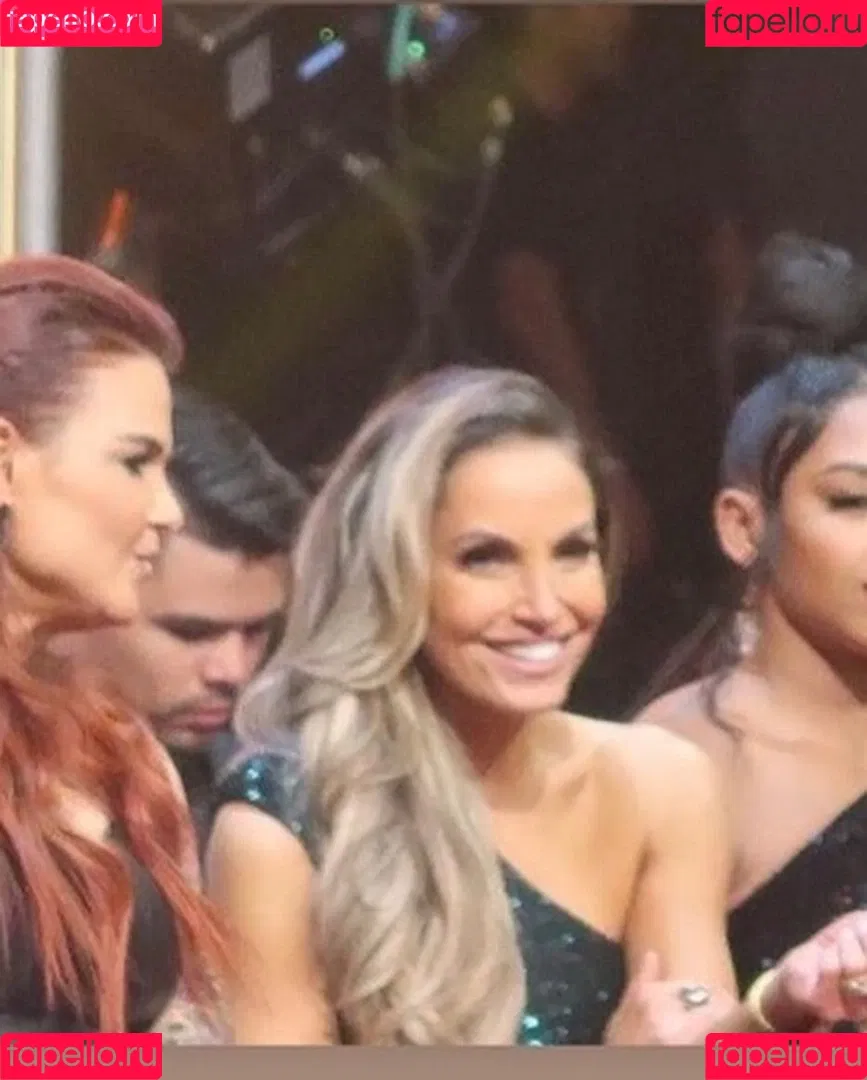 Trish Stratus Onlyfans Photo Gallery 