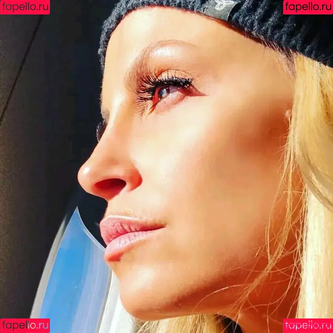 Trish Stratus Onlyfans Photo Gallery 