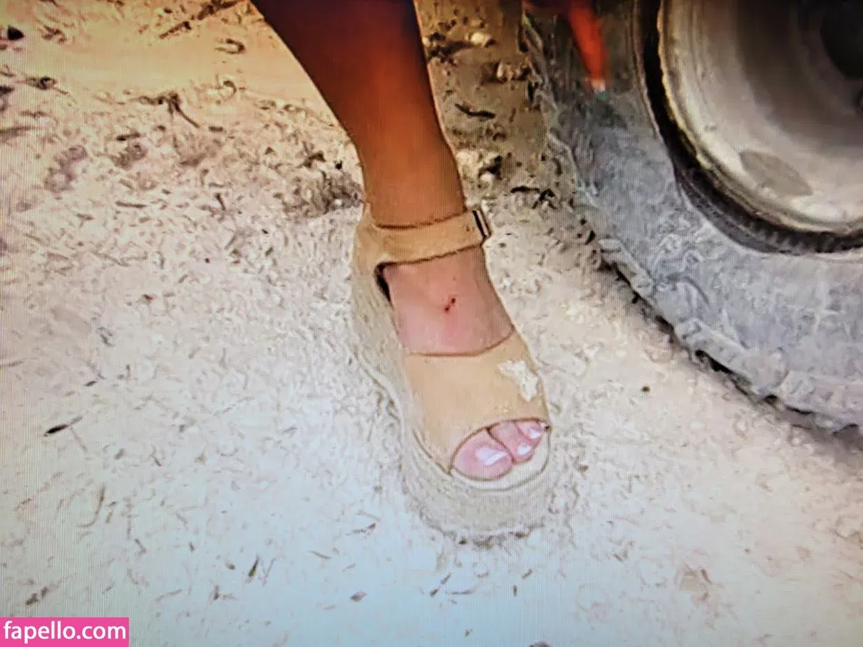 Trish Stratus Onlyfans Photo Gallery 