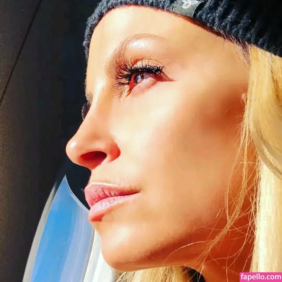 Trish Stratus Onlyfans Photo Gallery 