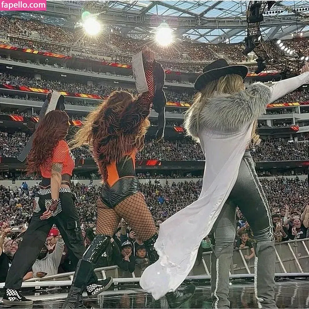 Trish Stratus Onlyfans Photo Gallery 