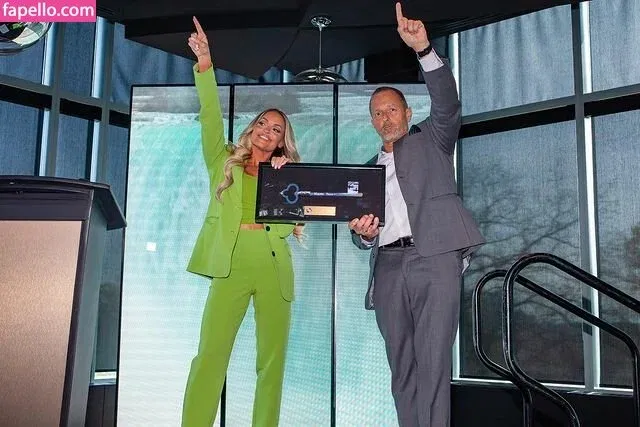 Trish Stratus Onlyfans Photo Gallery 