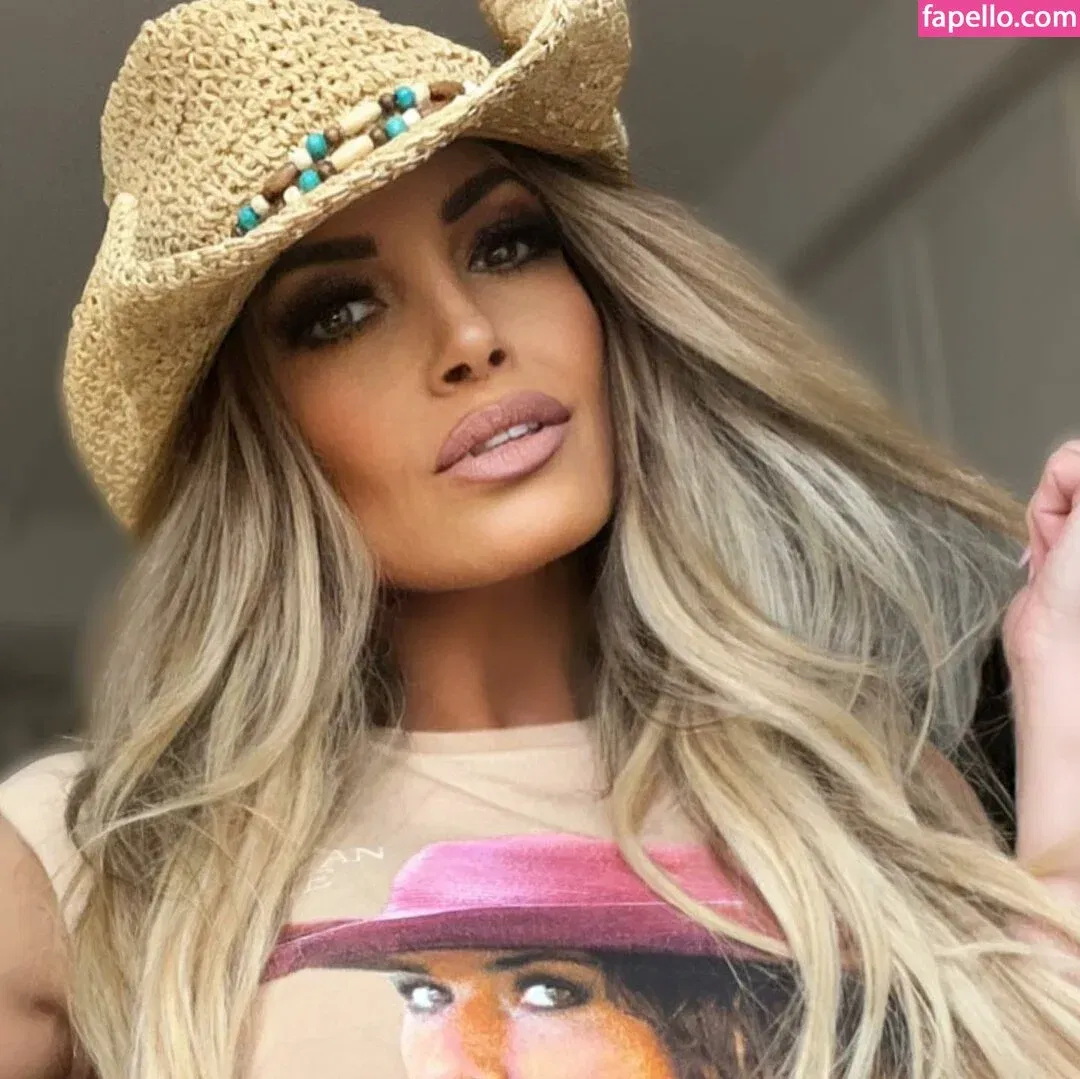 Trish Stratus Onlyfans Photo Gallery 