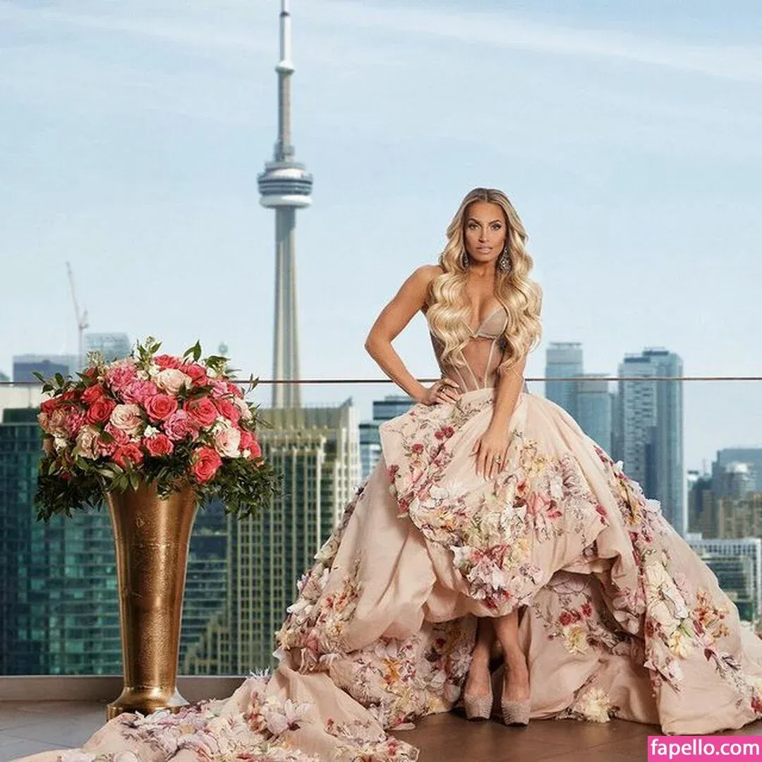 Trish Stratus Onlyfans Photo Gallery 