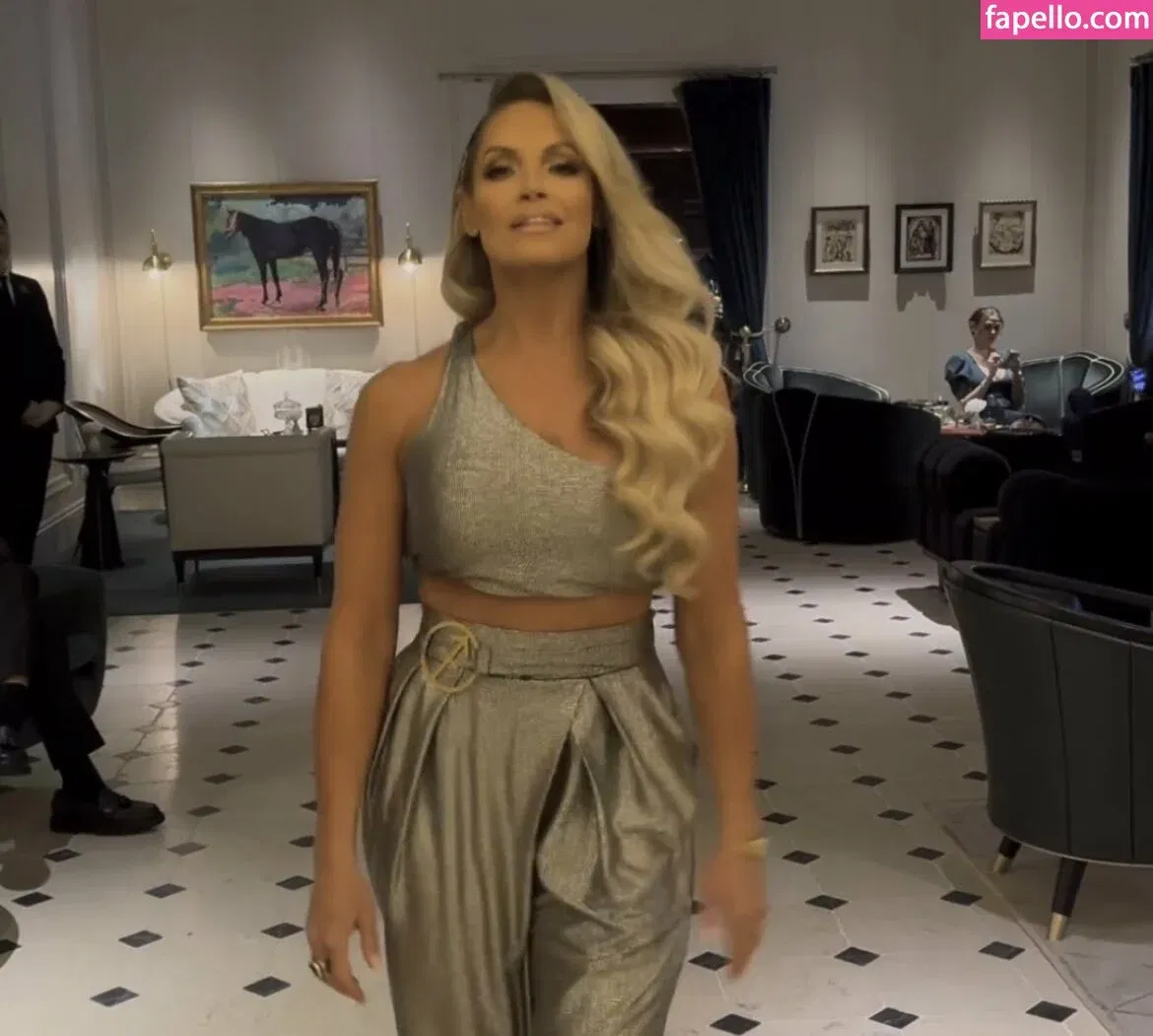 Trish Stratus Onlyfans Photo Gallery 