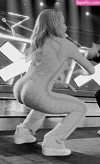 Trish Stratus Onlyfans Photo Gallery 