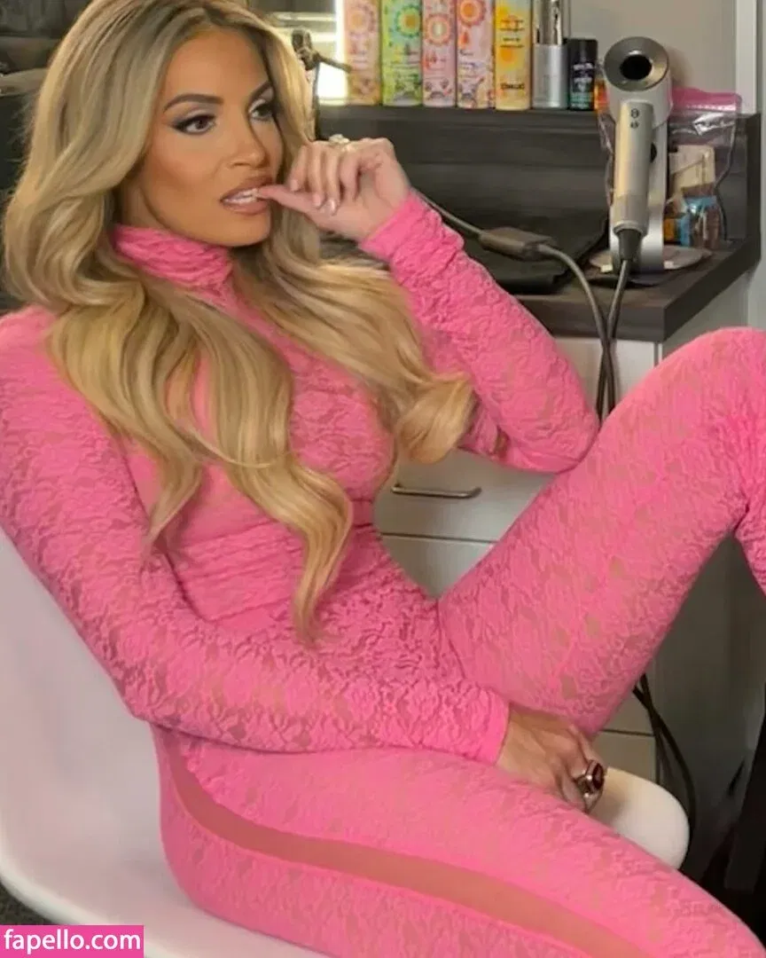 Trish Stratus Onlyfans Photo Gallery 