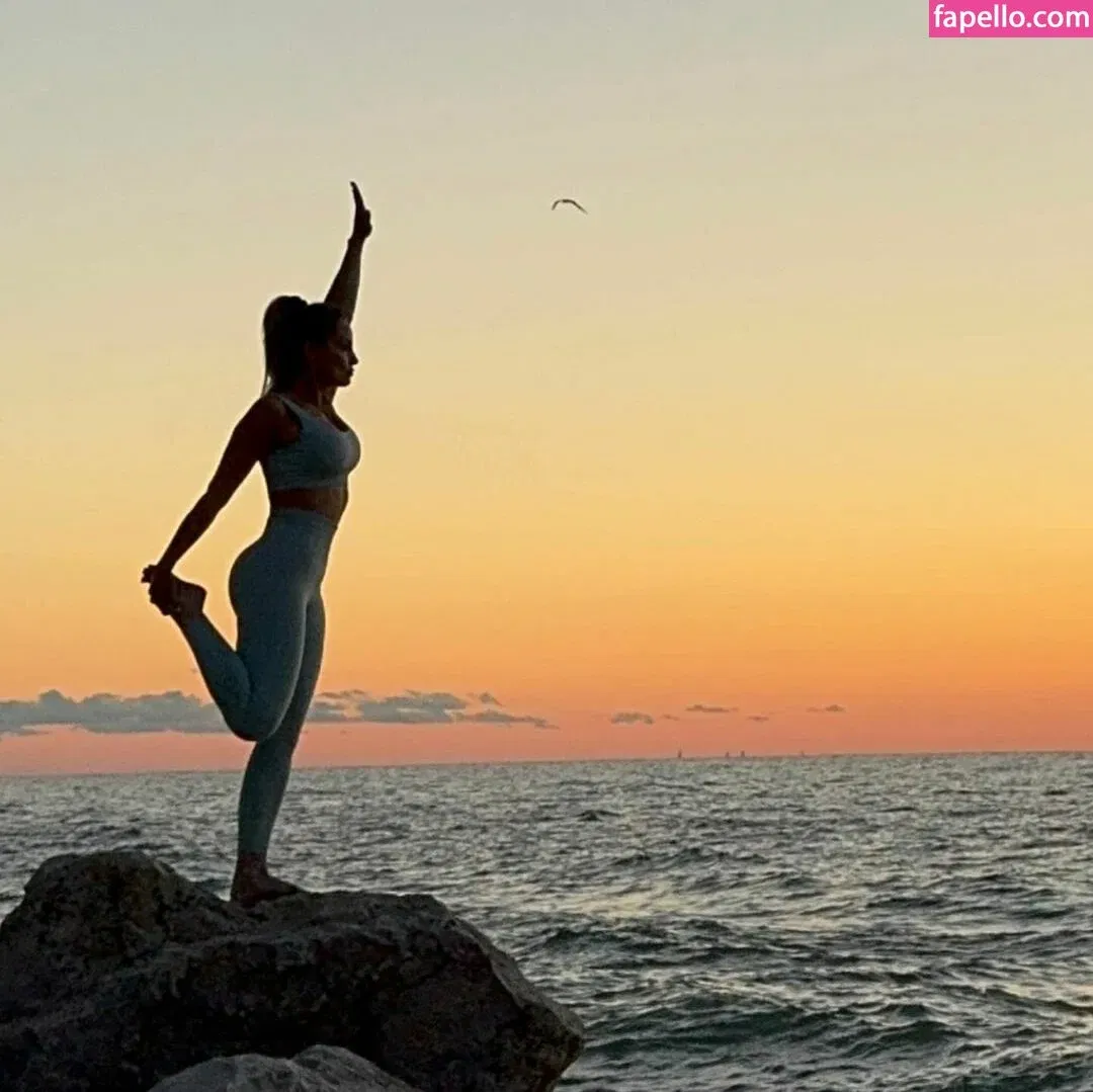 Trish Stratus Onlyfans Photo Gallery 