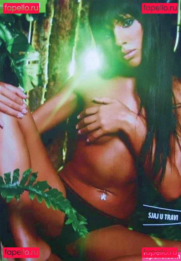 Sandra A Onlyfans Photo Gallery 