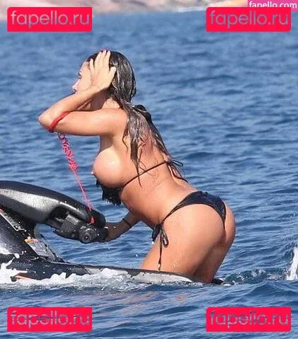 Sandra A Onlyfans Photo Gallery 