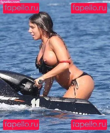 Sandra A Onlyfans Photo Gallery 