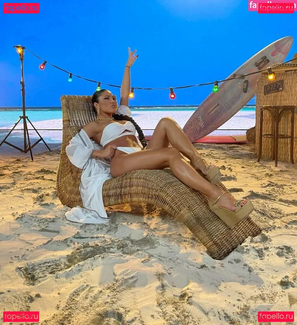 Sandra A Onlyfans Photo Gallery 