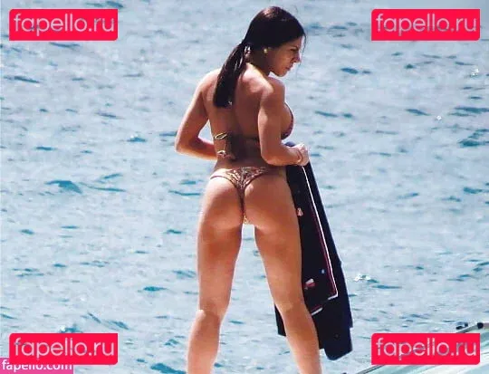 Sandra A Onlyfans Photo Gallery 