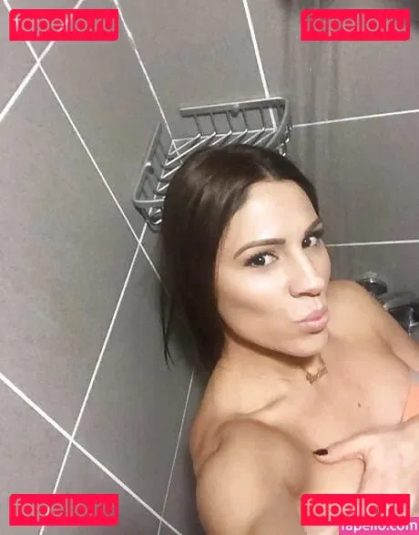 Sandra A Onlyfans Photo Gallery 