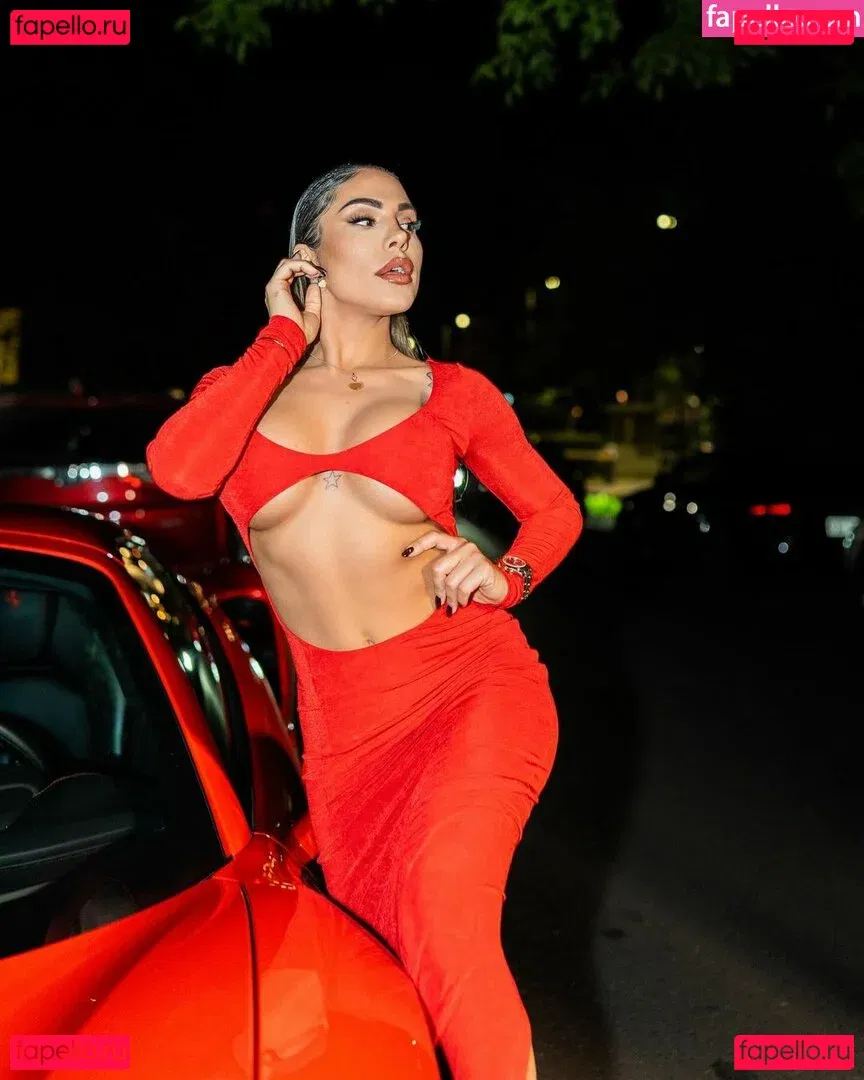 Sandra A Onlyfans Photo Gallery 