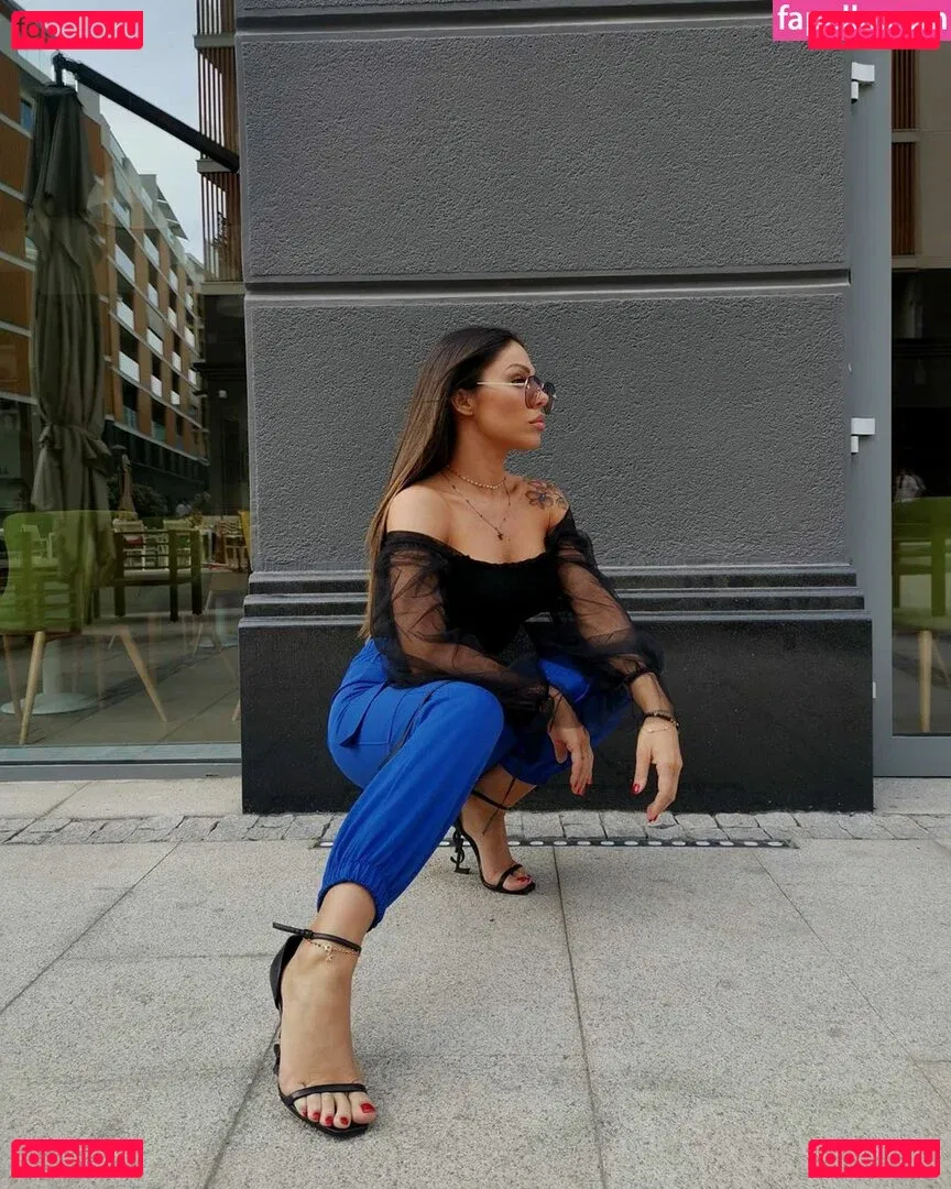 Sandra A Onlyfans Photo Gallery 