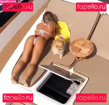 Sandra A Onlyfans Photo Gallery 