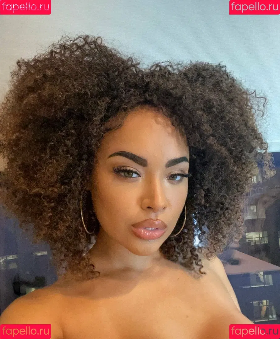 Mya Lashaun Onlyfans Photo Gallery 