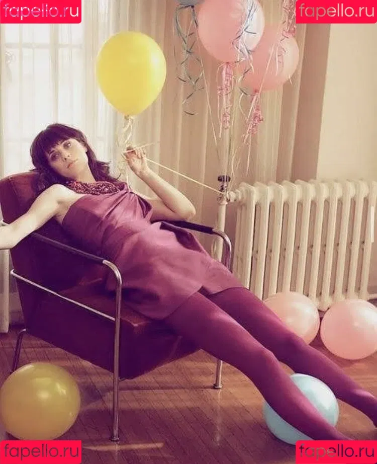 Zooey Deschanel Onlyfans Photo Gallery 