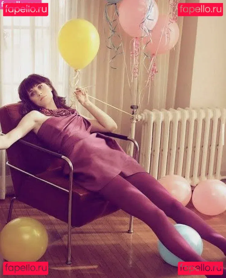 Zooey Deschanel Onlyfans Photo Gallery 