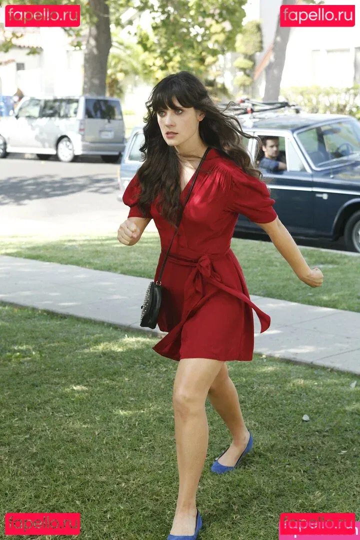 Zooey Deschanel Onlyfans Photo Gallery 
