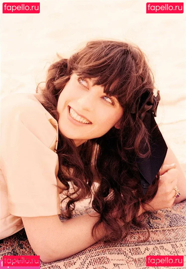 Zooey Deschanel Onlyfans Photo Gallery 