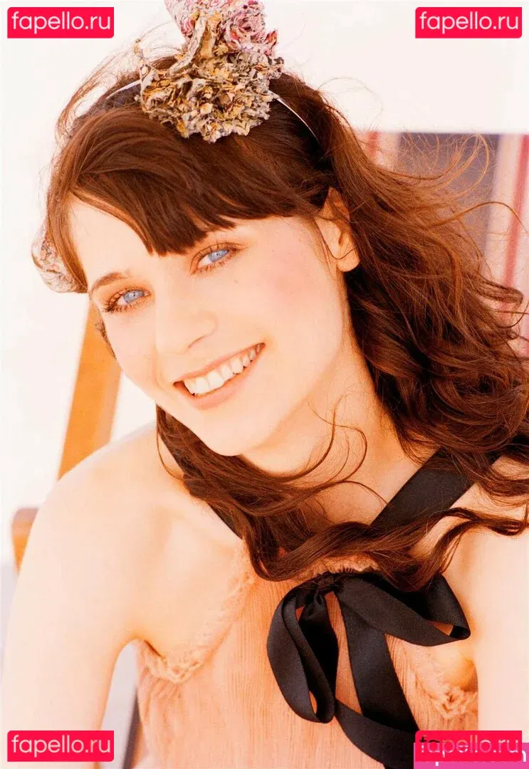 Zooey Deschanel Onlyfans Photo Gallery 