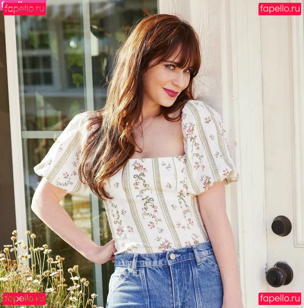 Zooey Deschanel Onlyfans Photo Gallery 