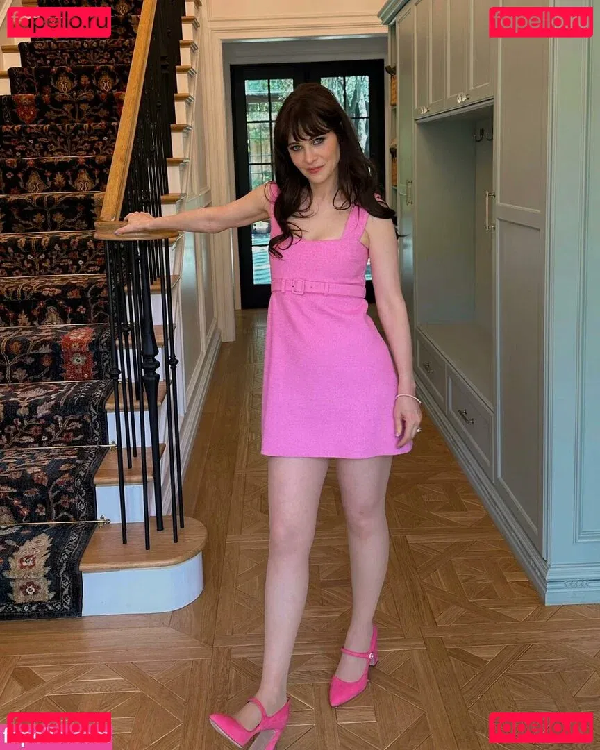 Zooey Deschanel Onlyfans Photo Gallery 