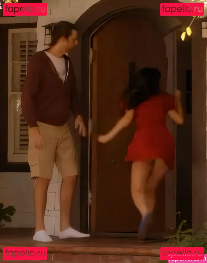 Zooey Deschanel Onlyfans Photo Gallery 