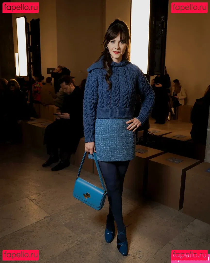 Zooey Deschanel Onlyfans Photo Gallery 