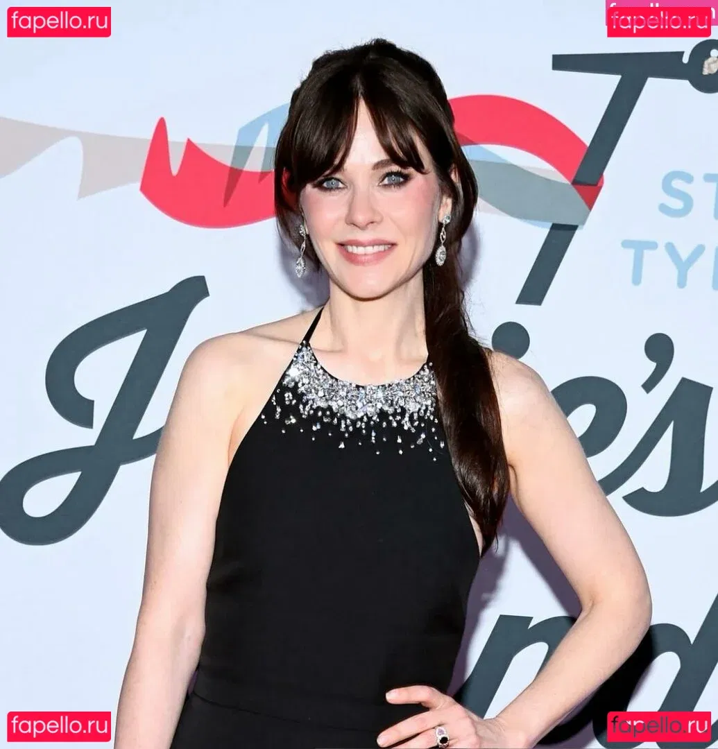 Zooey Deschanel Onlyfans Photo Gallery 