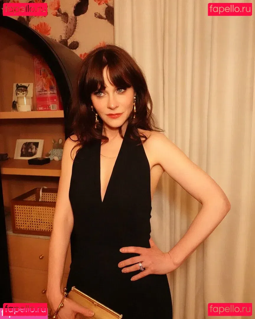 Zooey Deschanel Onlyfans Photo Gallery 