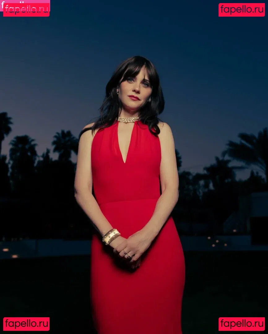 Zooey Deschanel Onlyfans Photo Gallery 