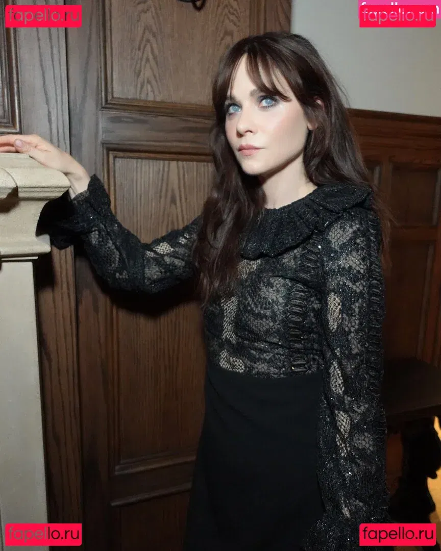 Zooey Deschanel Onlyfans Photo Gallery 