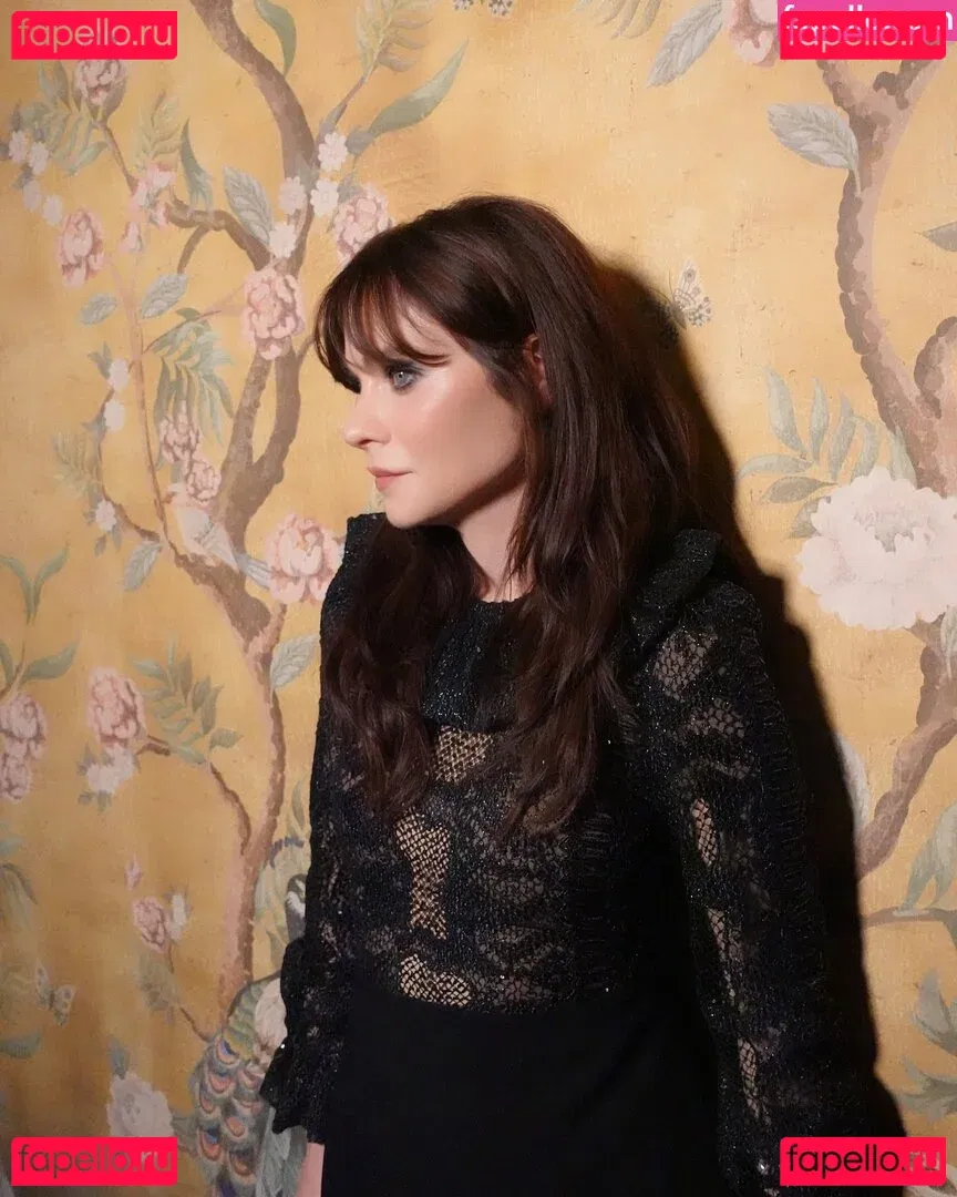 Zooey Deschanel Onlyfans Photo Gallery 