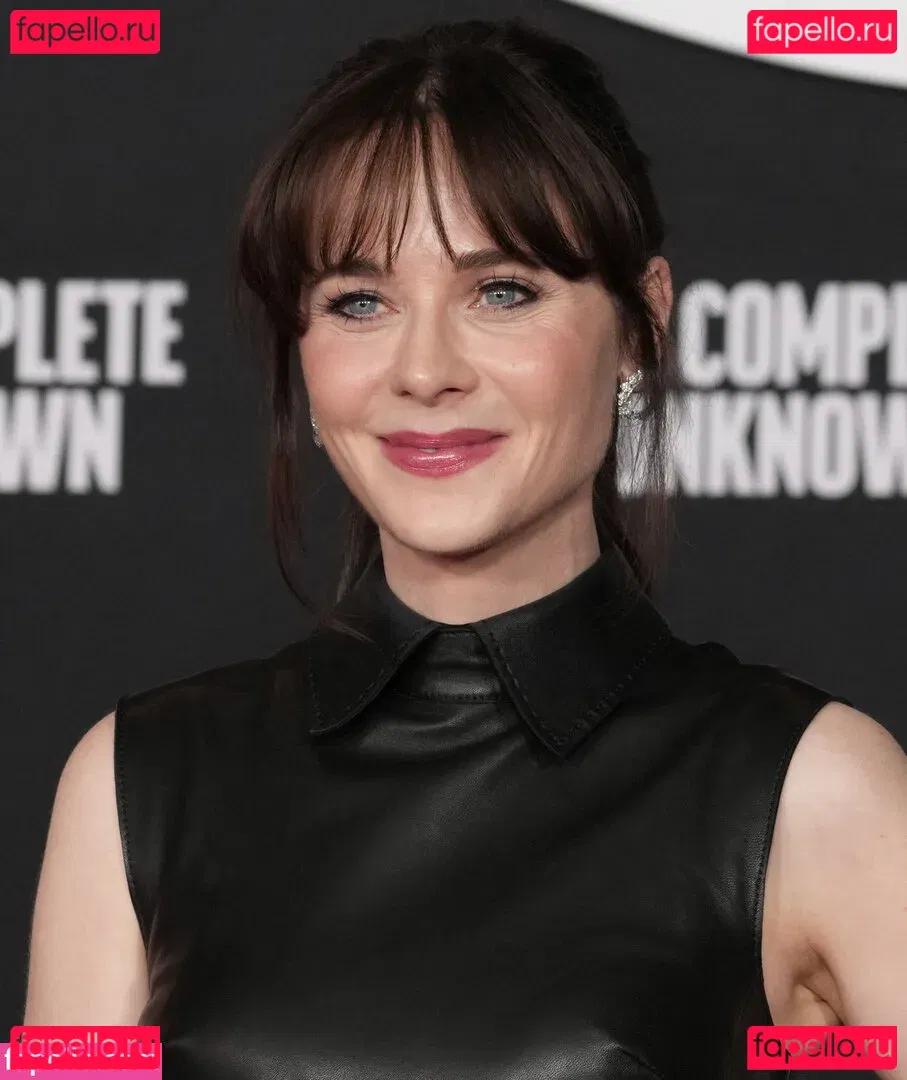 Zooey Deschanel Onlyfans Photo Gallery 