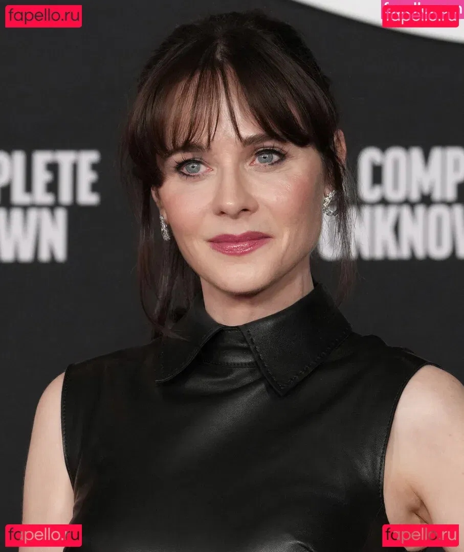 Zooey Deschanel Onlyfans Photo Gallery 