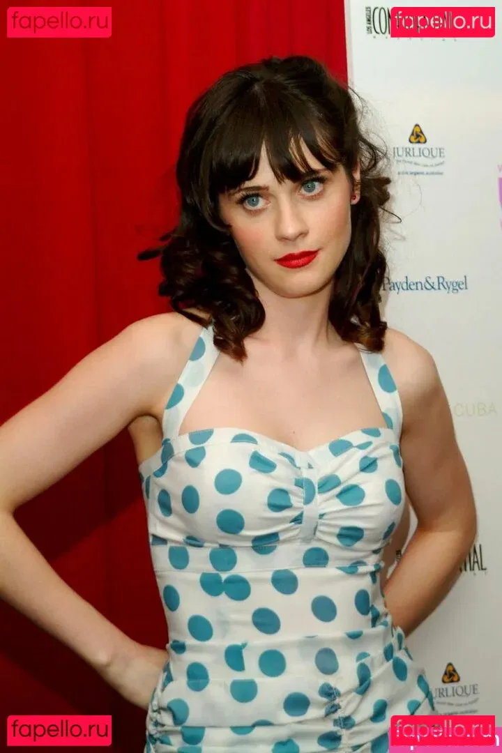 Zooey Deschanel Onlyfans Photo Gallery 