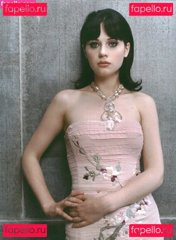 Zooey Deschanel Onlyfans Photo Gallery 