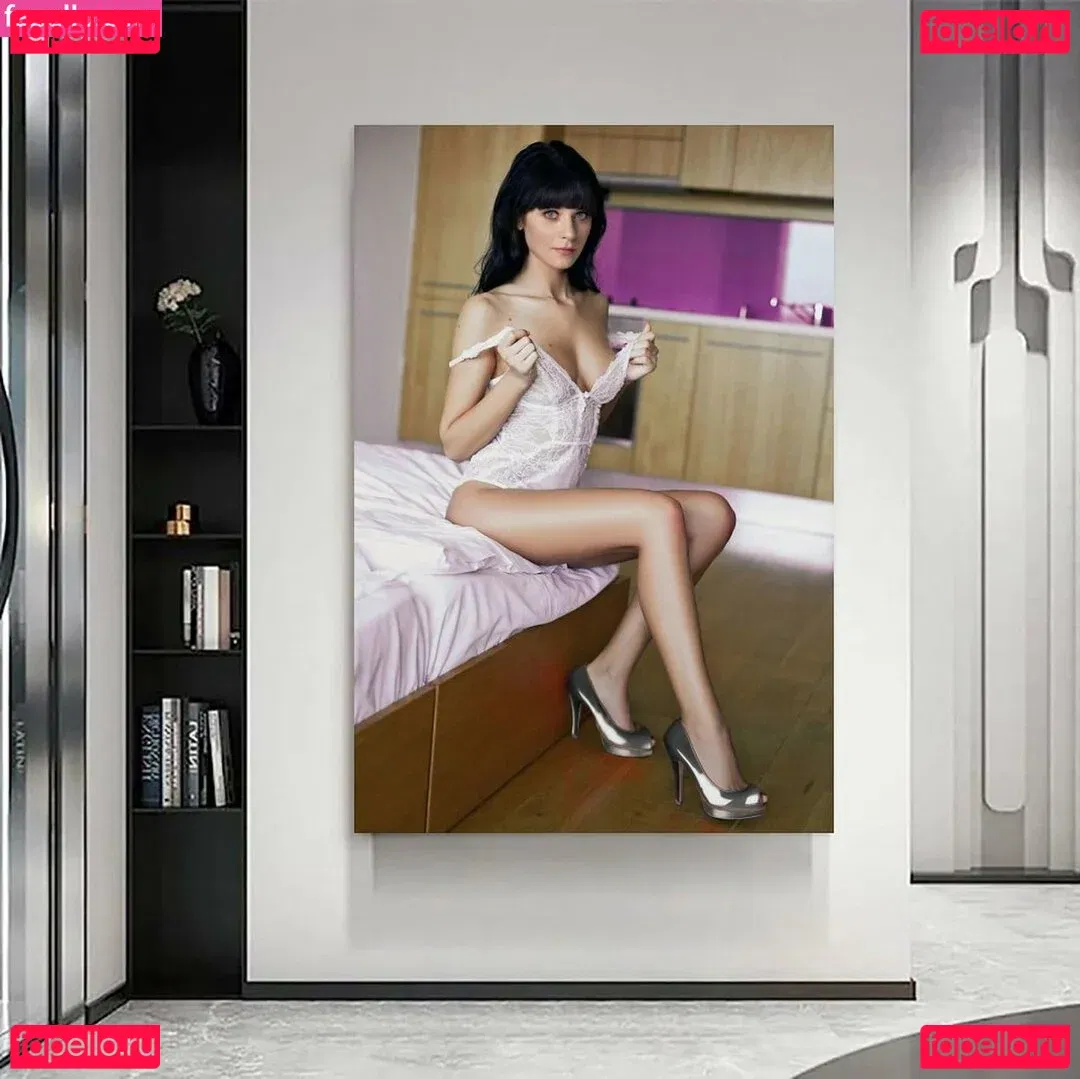 Zooey Deschanel Onlyfans Photo Gallery 