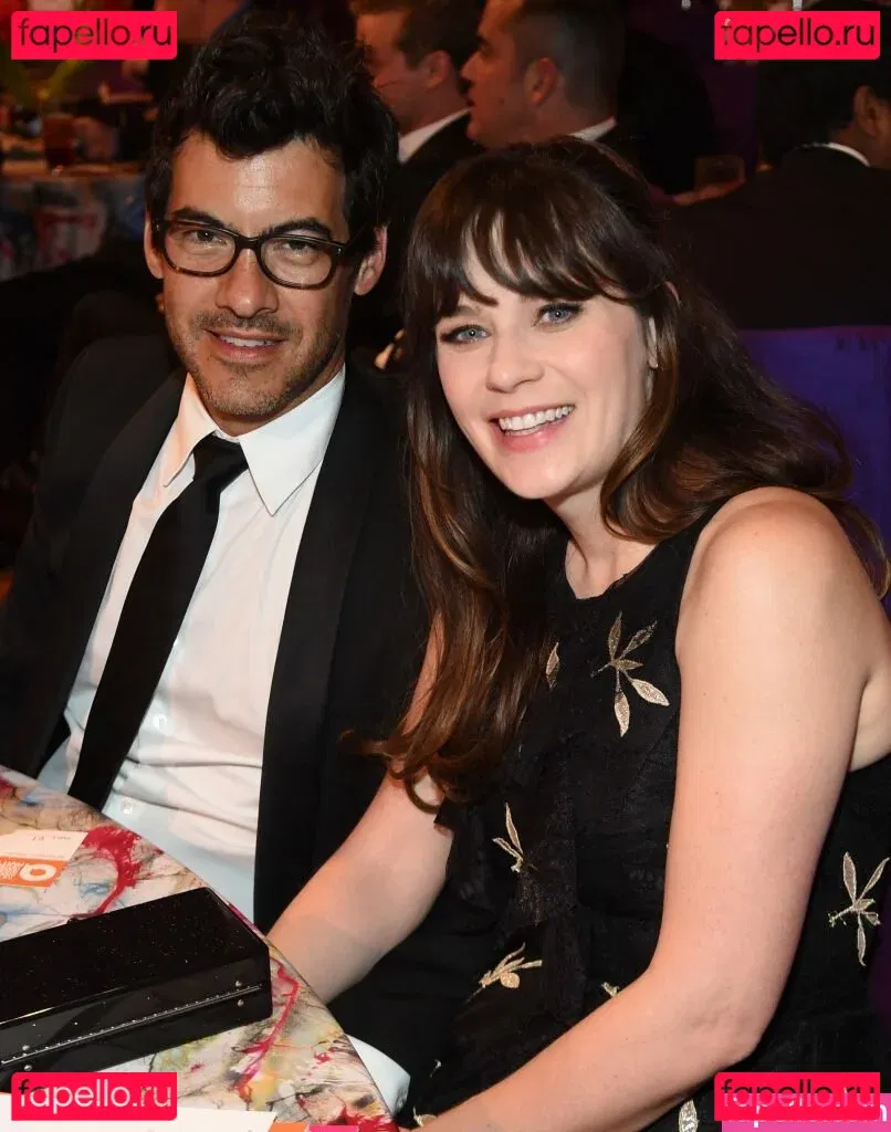 Zooey Deschanel Onlyfans Photo Gallery 