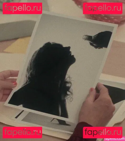 Zooey Deschanel Onlyfans Photo Gallery 