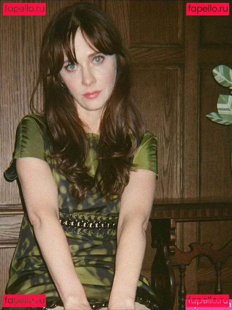 Zooey Deschanel Onlyfans Photo Gallery 