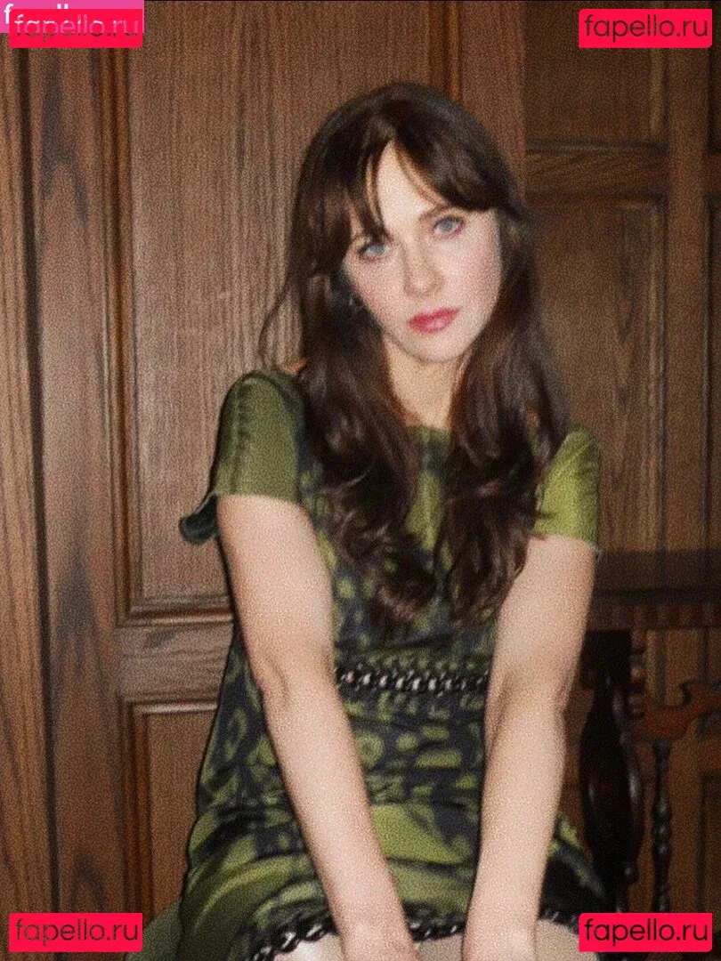 Zooey Deschanel Onlyfans Photo Gallery 