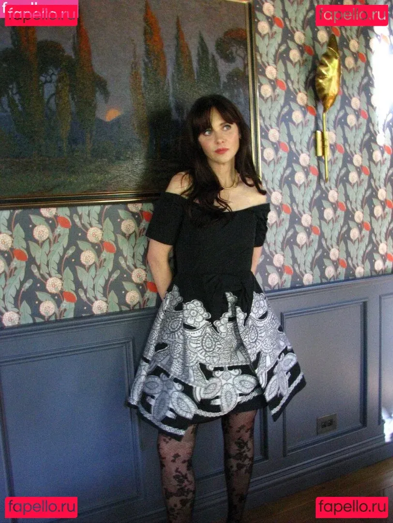 Zooey Deschanel Onlyfans Photo Gallery 
